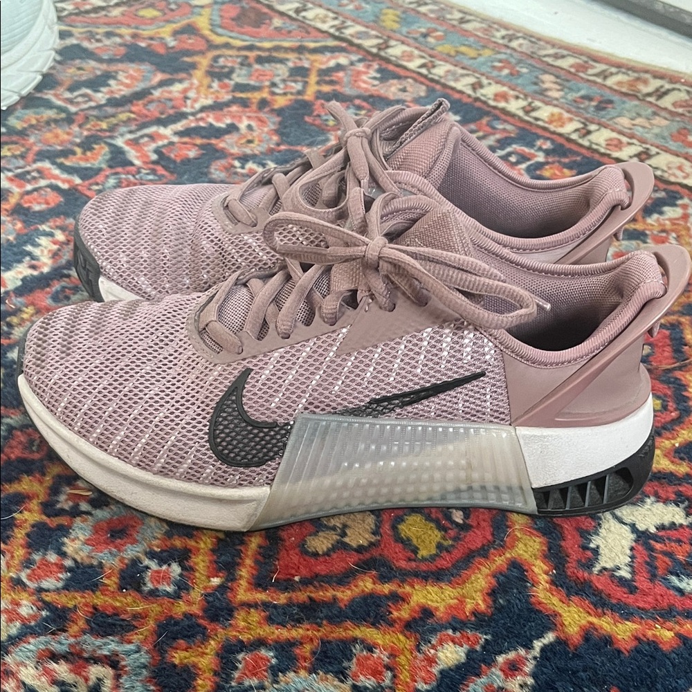 Nike Women’s Dusty Pink Athletic Sneakers with Black Swoosh